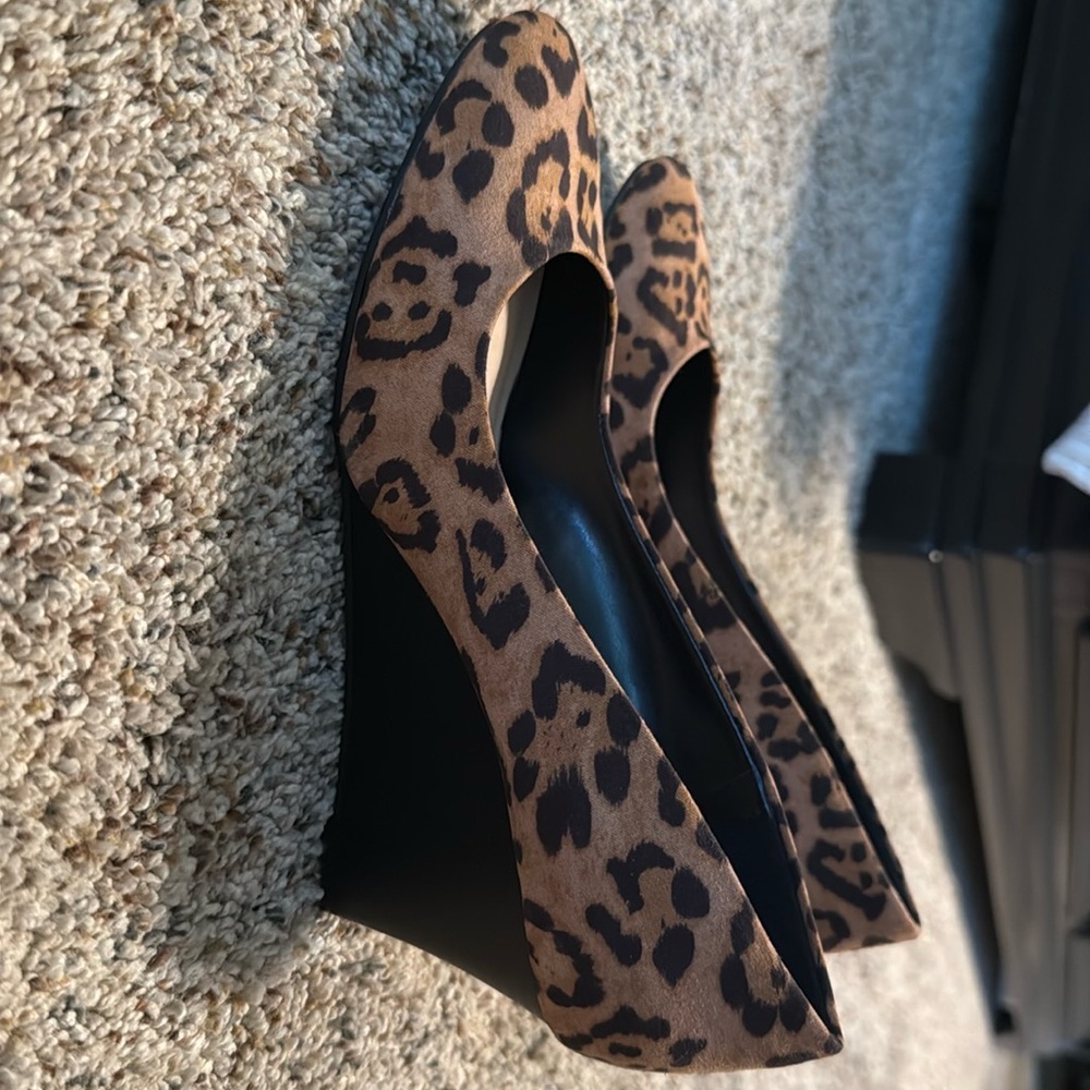 Brand new without box Kelly & Katie wedges